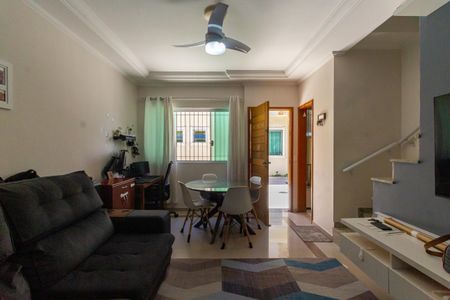 Casa de condomínio à venda com 75m², 2 quartos e 2 vagasSala