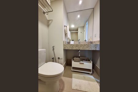 Banheiro de kitnet/studio para alugar com 1 quarto, 22m² em Boa Viagem, Niterói
