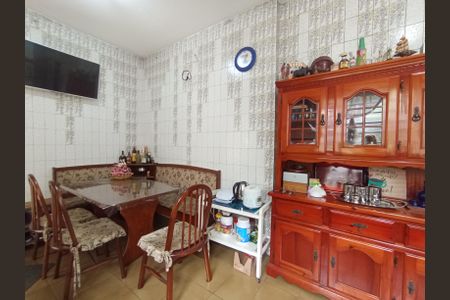 Casa de condomínio à venda com 615m², 3 quartos e 4 vagas