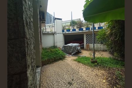 Casa de condomínio à venda com 615m², 3 quartos e 4 vagas