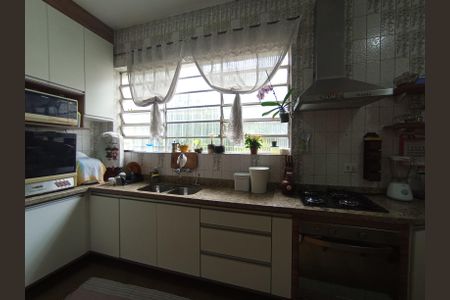 Casa de condomínio à venda com 615m², 3 quartos e 4 vagas