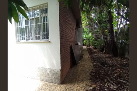Casa de condomínio à venda com 615m², 3 quartos e 4 vagas