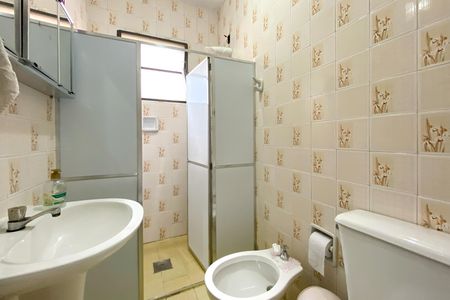 Banheiro de apartamento à venda com 3 quartos, 95m² em Santa Lúcia, Belo Horizonte