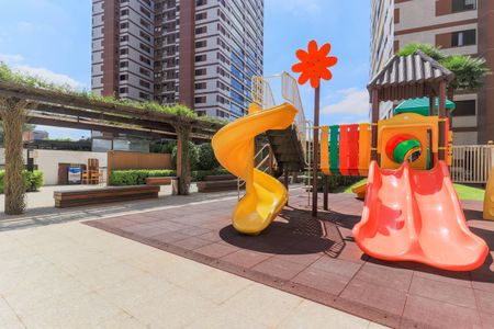 Apartamento à venda com 168m², 3 quartos e 3 vagasÁrea comum - Playground