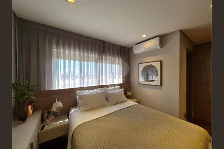 Apartamento à venda com 3 quartos, 134m² em Vila Anastácio, São Paulo