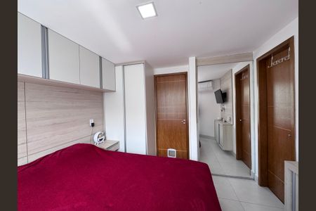 Suíte de casa de condomínio para alugar com 3 quartos, 150m² em Vargem Pequena, Rio de Janeiro