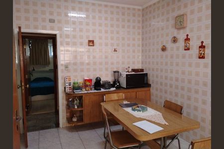 Casa à venda com 4 quartos, 300m² em Vila Guarani (Zona Sul), São Paulo