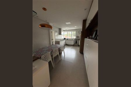 Casa à venda com 4 quartos, 450m² em Jardim Leonor Mendes de Barros, São Paulo