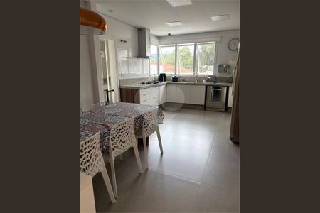 Casa à venda com 4 quartos, 450m² em Jardim Leonor Mendes de Barros, São Paulo