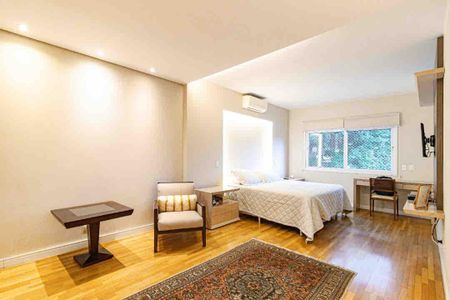 Casa à venda com 4 quartos, 350m² em Planalto Paulista, São Paulo