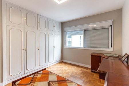 Apartamento à venda com 229m², 5 quartos e 2 vagasQuarto 