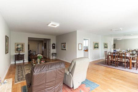 Apartamento à venda com 229m², 5 quartos e 2 vagasSala