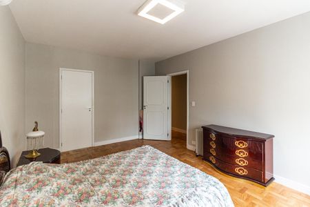 Apartamento à venda com 229m², 5 quartos e 2 vagasSuíte