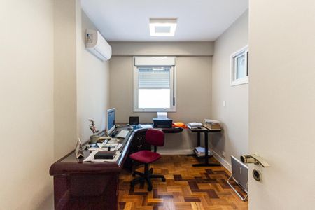 Apartamento à venda com 229m², 5 quartos e 2 vagasQuarto 4