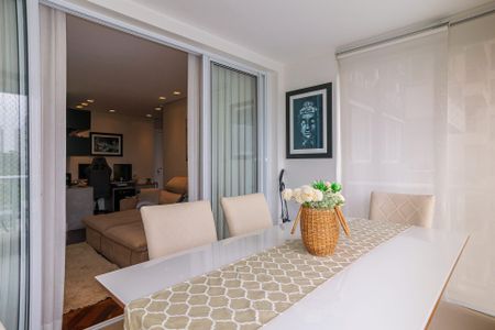 Apartamento à venda com 2 quartos, 69m² em Lapa, São Paulo