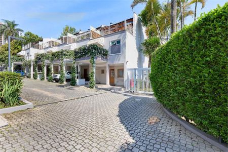 Casa à venda com 152m², 4 quartos e 2 vagas