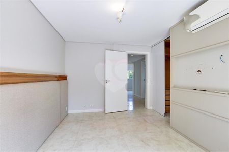 Casa à venda com 152m², 4 quartos e 2 vagas