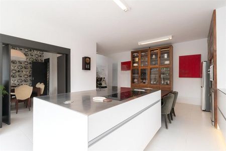 Casa à venda com 690m², 4 quartos e 8 vagas