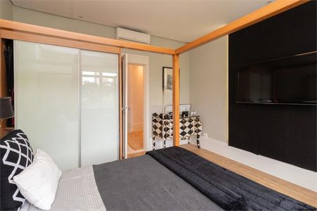 Casa à venda com 690m², 4 quartos e 8 vagas