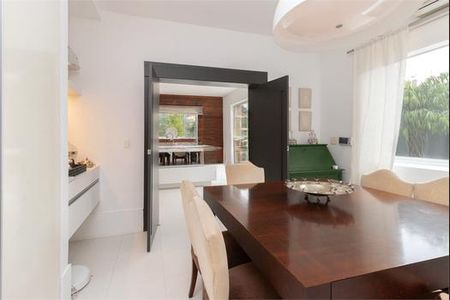 Casa à venda com 690m², 4 quartos e 8 vagas