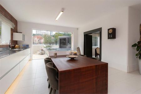 Casa à venda com 690m², 4 quartos e 8 vagas