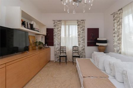 Casa à venda com 690m², 4 quartos e 8 vagas