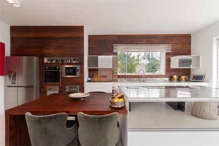 Casa à venda com 690m², 4 quartos e 8 vagas