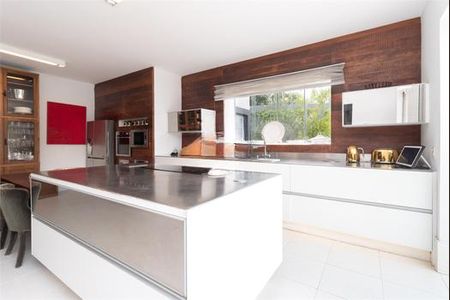 Casa à venda com 690m², 4 quartos e 8 vagas