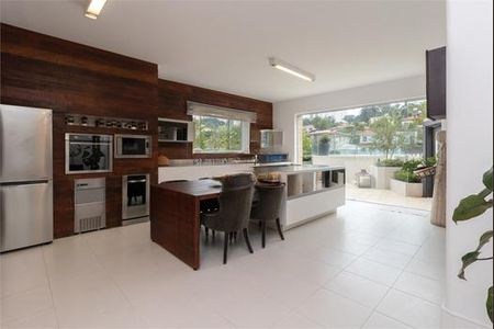 Casa à venda com 690m², 4 quartos e 8 vagas