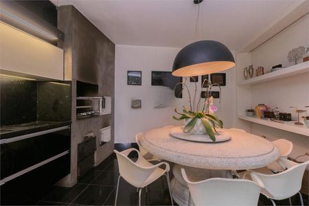 Casa à venda com 690m², 4 quartos e 8 vagas