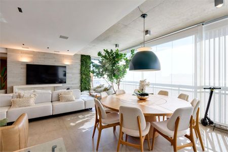 Apartamento à venda com 3 quartos, 197m² em Jardim das Acacias, São Paulo