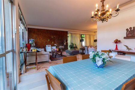 Casa à venda com 269m², 3 quartos e 5 vagas