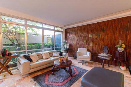 Casa à venda com 3 quartos, 269m² em Chácara Monte Alegre, São Paulo