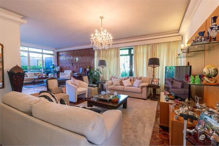 Casa à venda com 3 quartos, 269m² em Chácara Monte Alegre, São Paulo