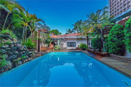 Casa à venda com 269m², 3 quartos e 5 vagas