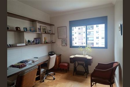 Apartamento à venda com 3 quartos, 226m² em Vila Suzana, São Paulo