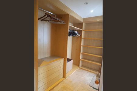 Apartamento à venda com 226m², 3 quartos e 4 vagas