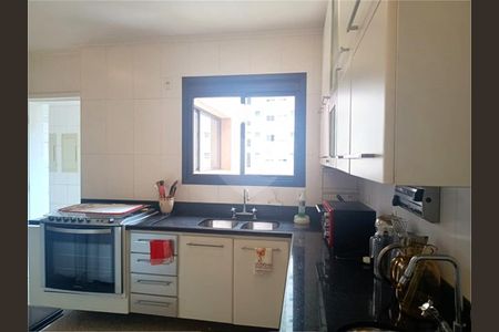 Apartamento à venda com 226m², 3 quartos e 4 vagas