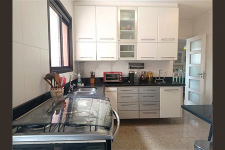 Apartamento à venda com 226m², 3 quartos e 4 vagas