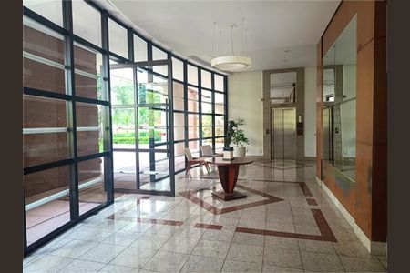 Apartamento à venda com 226m², 3 quartos e 4 vagas