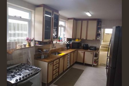 Casa à venda com 4 quartos, 325m² em Taquara, Rio de Janeiro