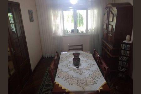 Casa à venda com 325m², 4 quartos e 5 vagas