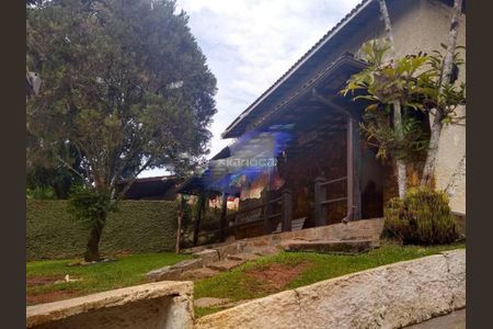 Casa à venda com 325m², 4 quartos e 5 vagas