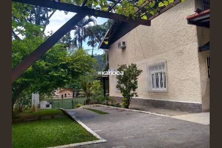 Casa à venda com 325m², 4 quartos e 5 vagas