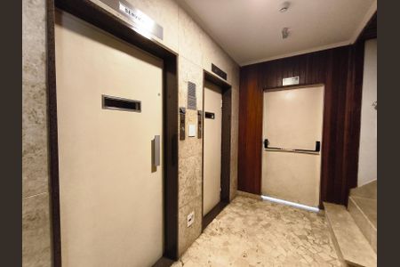 Apartamento para alugar com 68m², 2 quartos e 1 vaga Apartamento para alugar com 68m², 2 quartos e 1 vagaElevadores