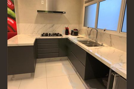 Apartamento à venda com 238m², 4 quartos e 4 vagas