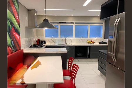Apartamento à venda com 238m², 4 quartos e 4 vagas