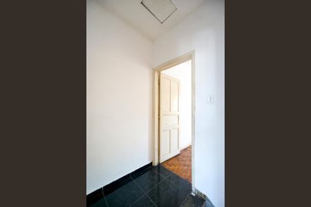 Casa à venda com 95m², 2 quartos e 2 vagasEscada