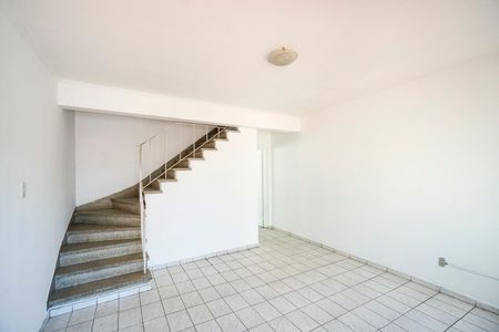 Sala de casa para alugar com 2 quartos, 95m² em Chácara Califórnia, São Paulo