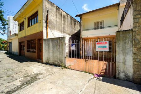 Casa à venda com 95m², 2 quartos e 2 vagasFachada